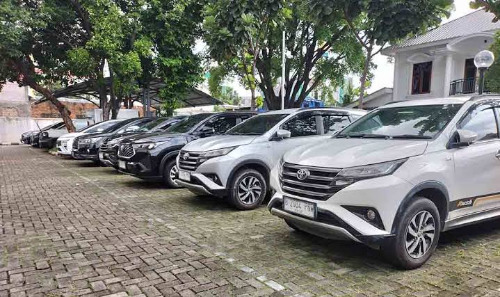 Kebiasaan Baik yang Membantu Menjaga Kondisi Mobil Rental